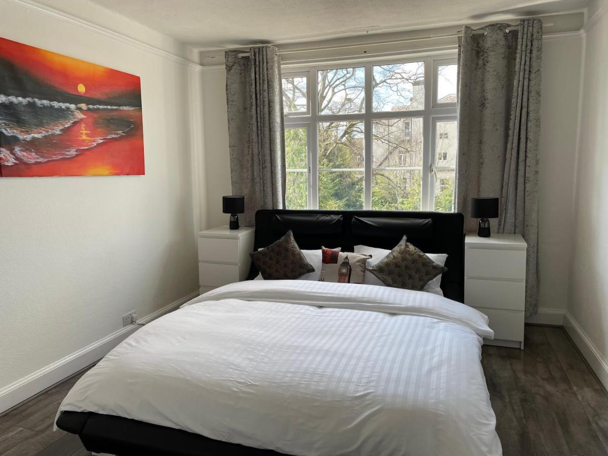 Bright And Spacious 2 Bedroom Apartment Sutton  Exterior photo